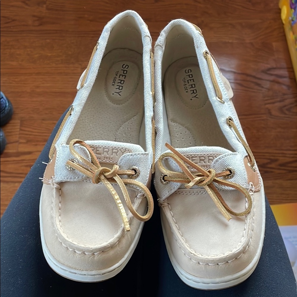 Sperry Women's Cream Boat Shoes NWT